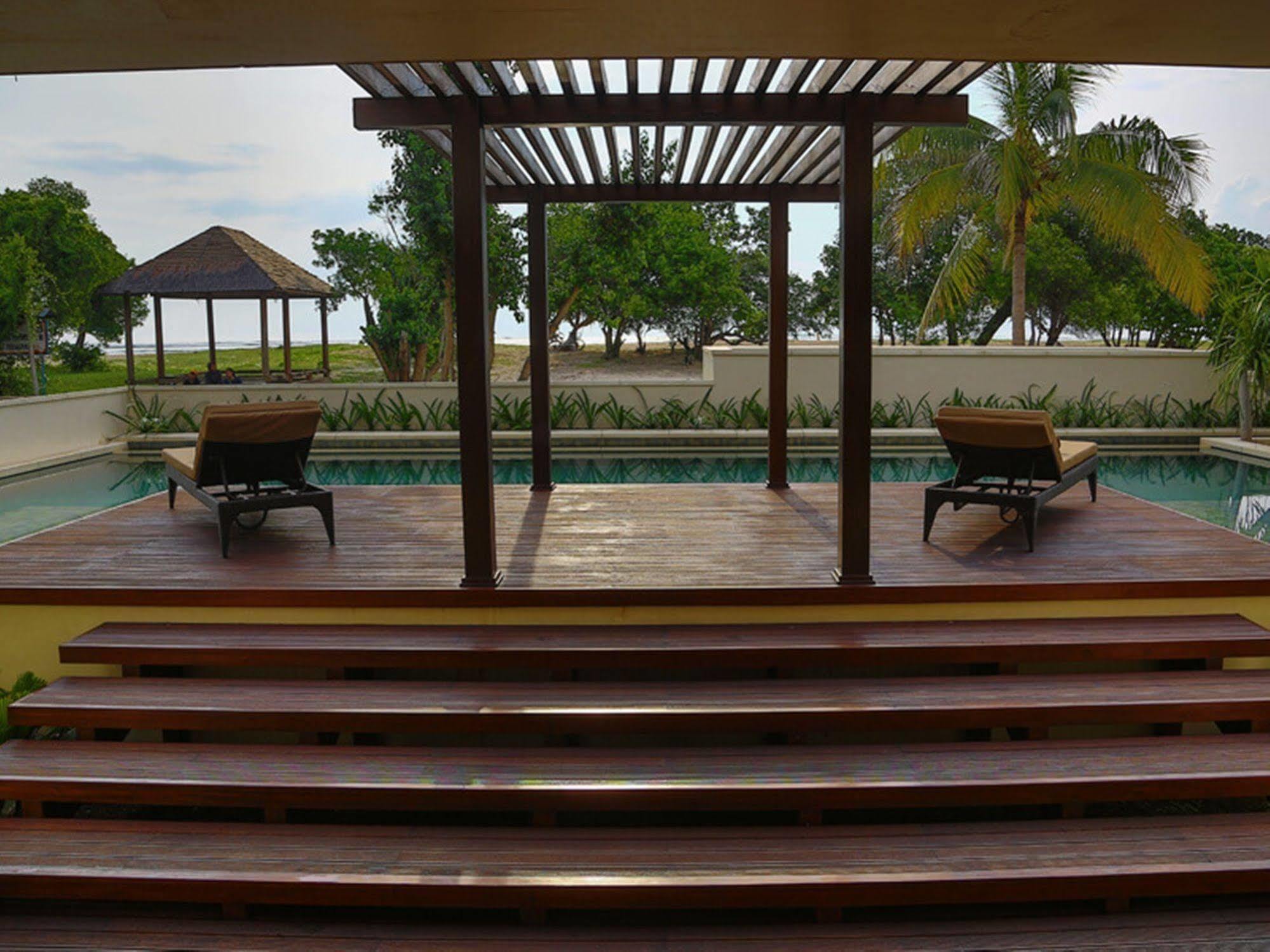 มาลา การ์เดน รีสอร์ต Hotel กีลีตราวางัน ภายนอก รูปภาพ