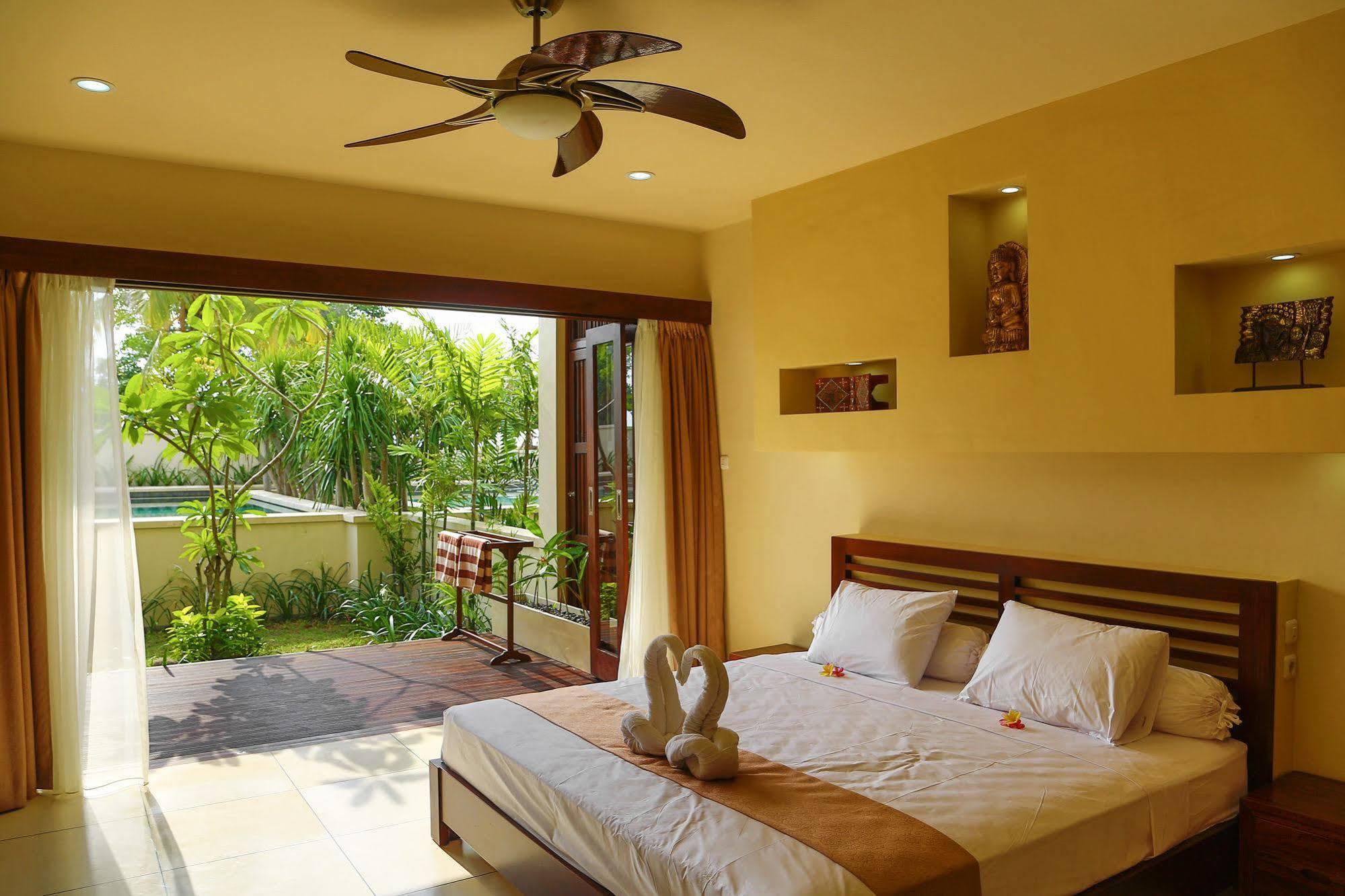 มาลา การ์เดน รีสอร์ต Hotel กีลีตราวางัน ภายนอก รูปภาพ
